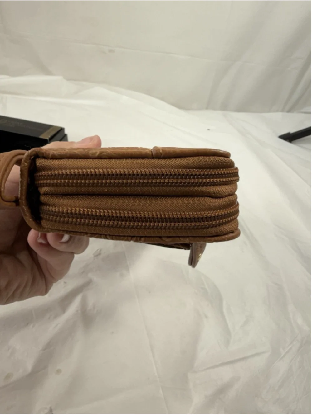 Stone Mountain Embossed Women's Leather Wallet NWT